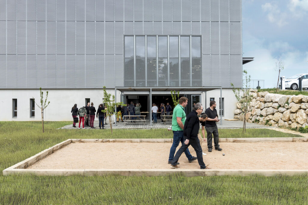 Usine du futur AEREM à Pujaudran : 3 700 m² éco-responsables pour la mécanique de précision